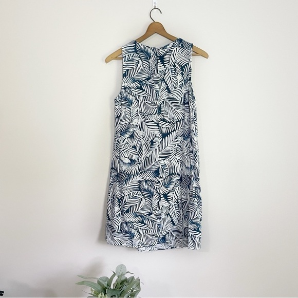 [AK] Women's Blue & White Palm Leaf Print Keyhole Linen Sleeveless Dress - Picture 5 of 6